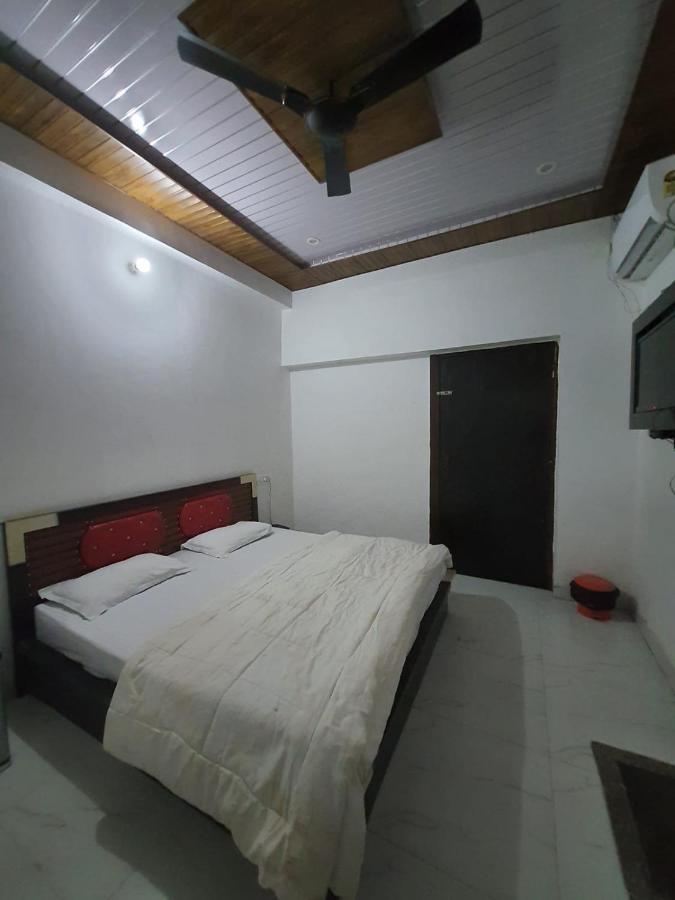 Oyo 83936 Chaudhary Guest House Bulandshahr Eksteriør billede