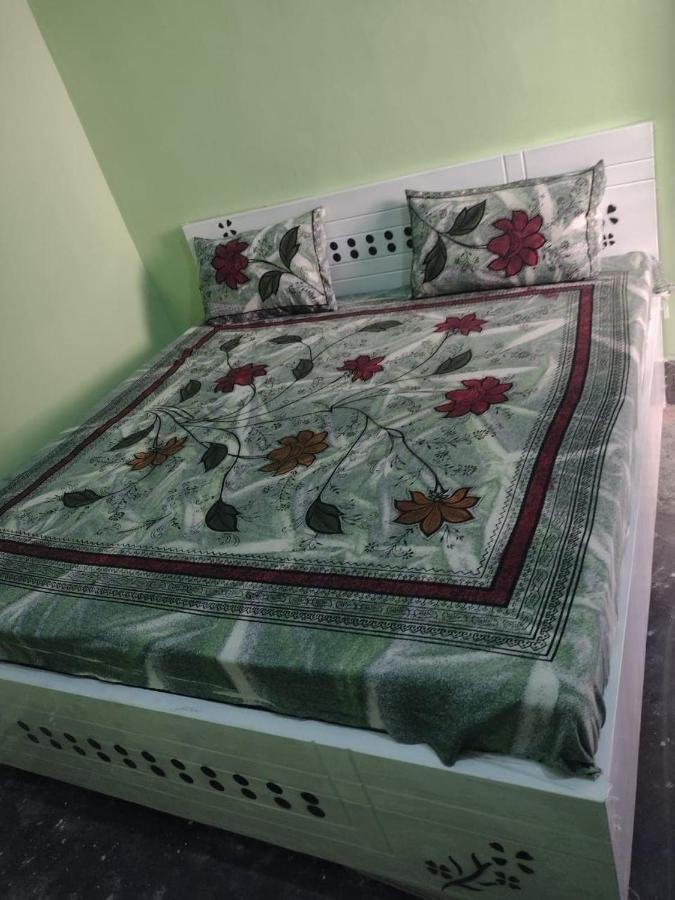 Oyo 83936 Chaudhary Guest House Bulandshahr Eksteriør billede